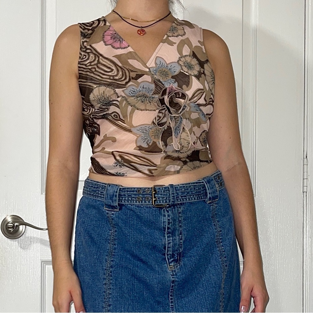Sheer floral top 💐